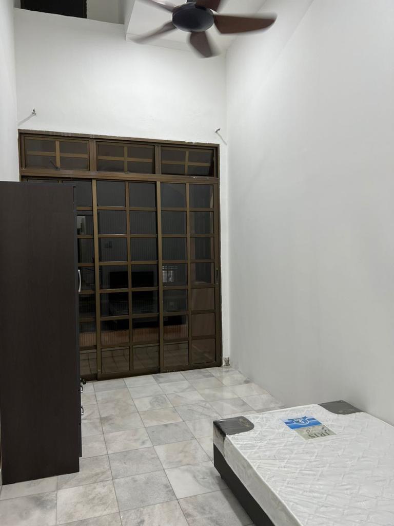 Frinza 05 - Single bedroom (Balcony) view 2